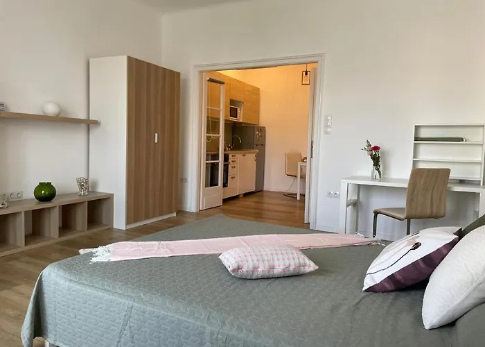 Neighbor Of Gellert Spa By Nw